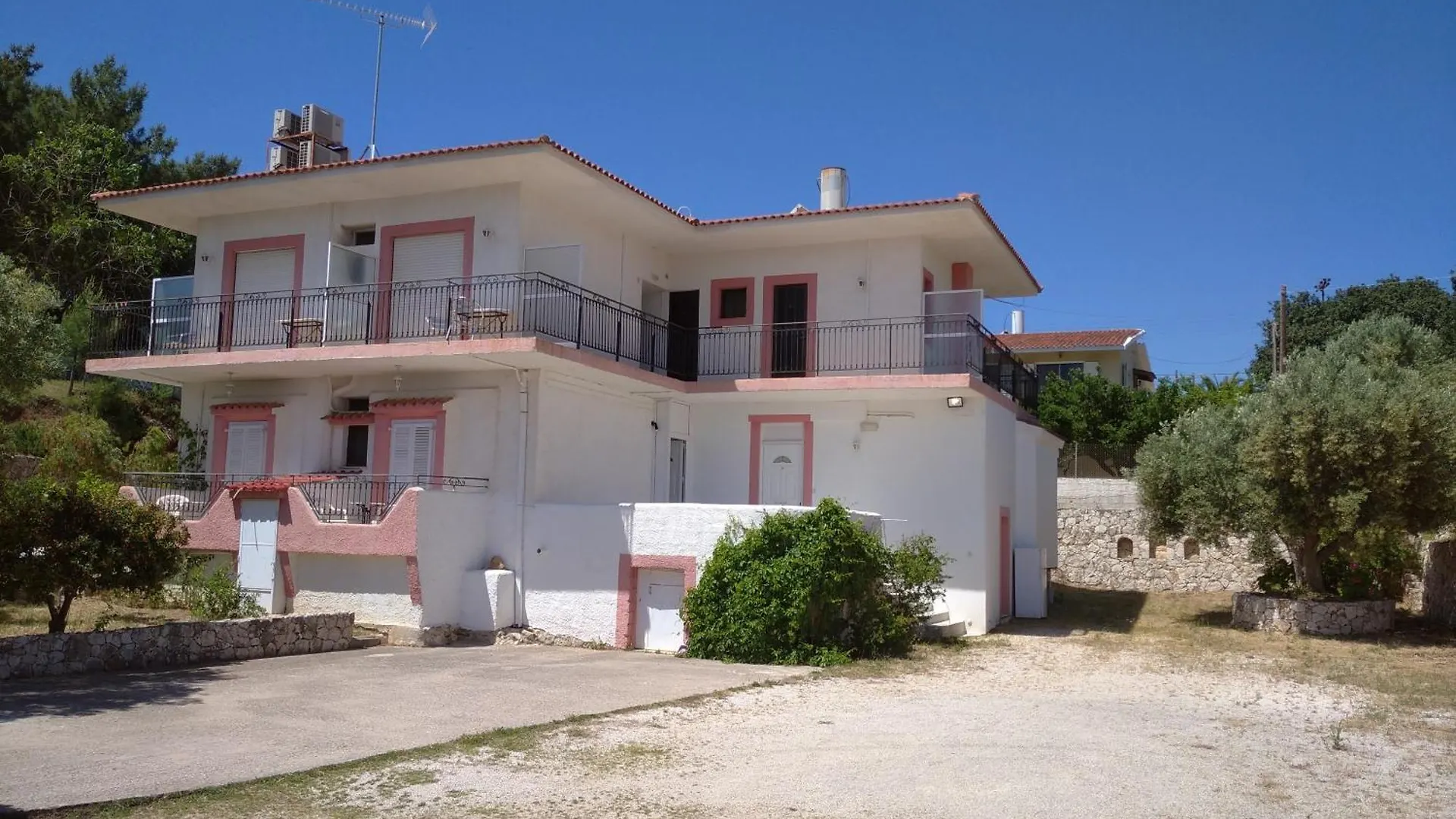 Konukevi Kapandriti Rooms Skala
